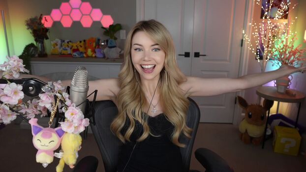 Full leaked Dizzykitten private photo