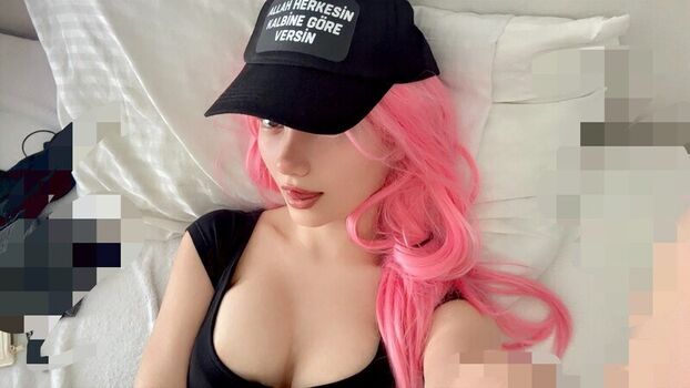 Full leaked Doguusttt private photo