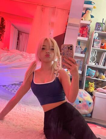 Full leaked Dollblush page private photo
