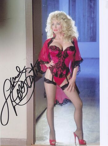 Full leaked Dollyparton private photo