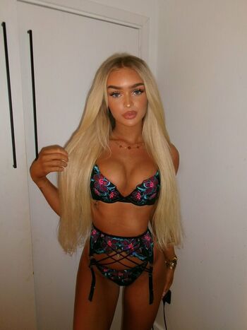 Full leaked Dollyrokstarr private photo