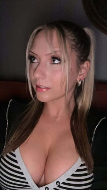Full leaked Dorixoxo private photo