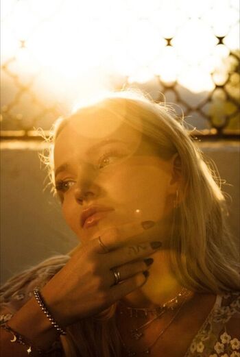 Dove Cameron