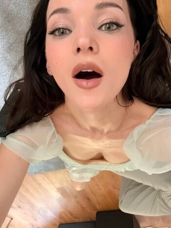 Full leaked Dove cameron private photo