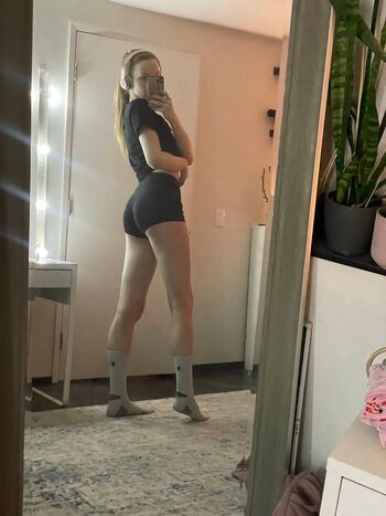 Full leaked Dreamyygem private onlyfans photo