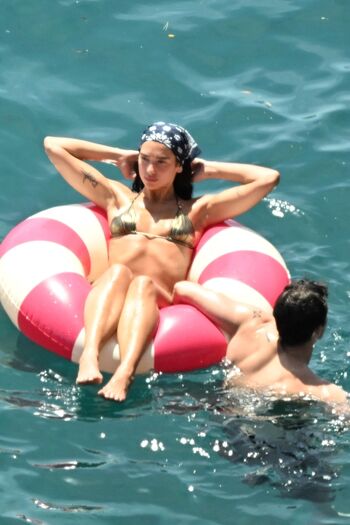 Full leaked Dua lipa page private photo