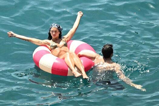 Full leaked Dua lipa page private photo