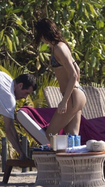 Full leaked Dua lipa page private photo