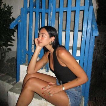 Full leaked Dua lipa private photo