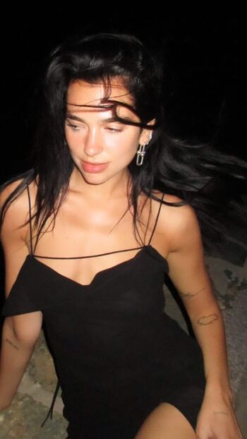Full leaked Dua lipa private photo