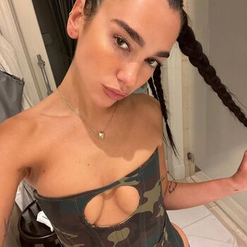 Full leaked Dua lipa page private photo