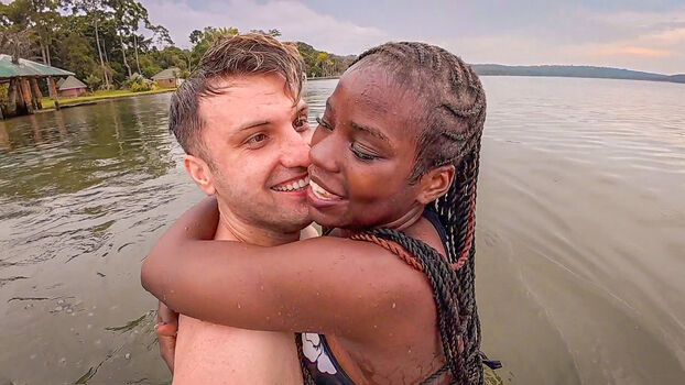 Full leaked Dua pintu private photo