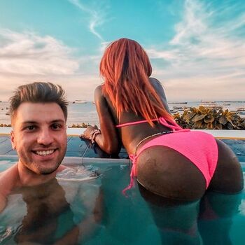 Full leaked Dua pintu private photo