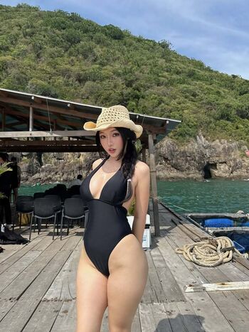Full leaked Duyenn hipp private photo