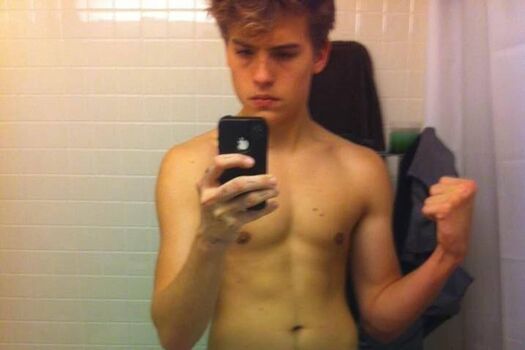 Full leaked Dylan sprouse private photo