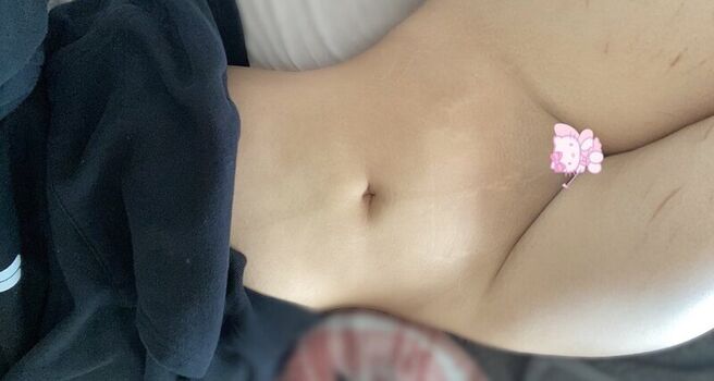 Full leaked E bxnny private photo