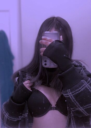Full leaked E bxnny private photo