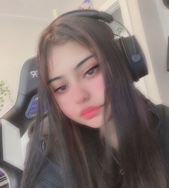 Full leaked E bxnny private photo
