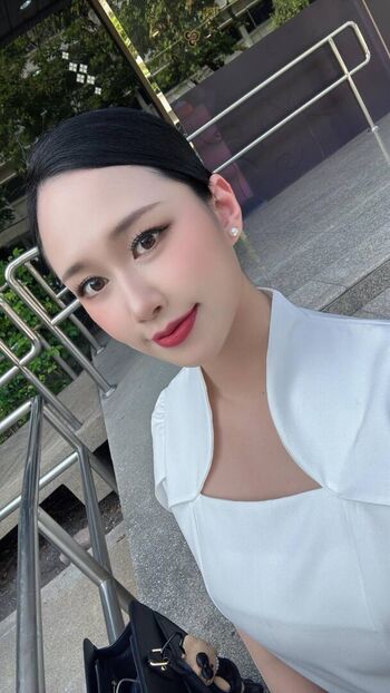 Full leaked Earnieshime page private photo