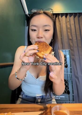 Full leaked Eatingalonediaries private photo