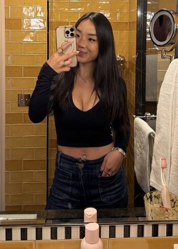 Full leaked Eatingalonediaries private photo