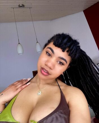 Full leaked Ebonyinivory private photo