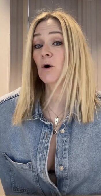 Full leaked Edith bowman dj private photo