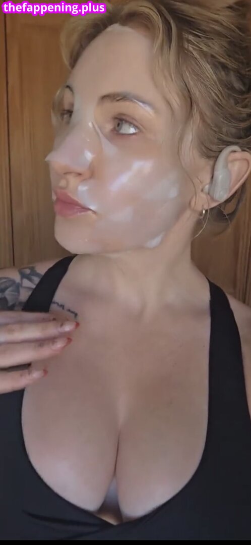 Eeerinleigh / erineeveefree Fotografie OnlyFans Dezbrăcată #30