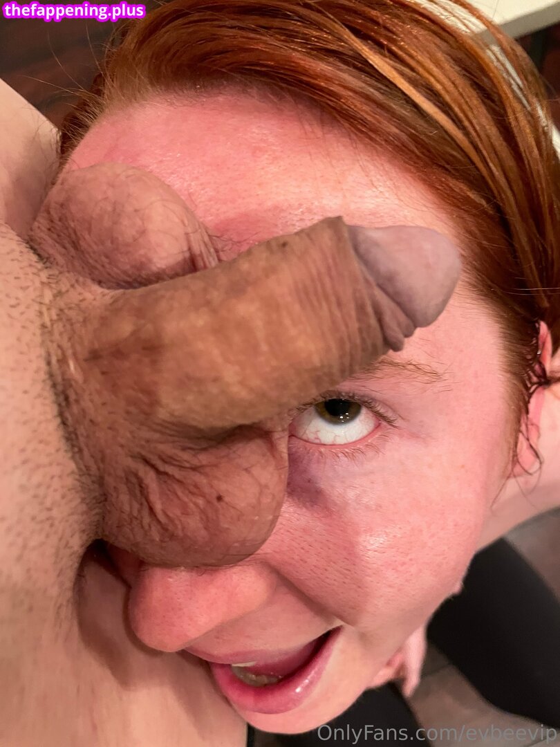 Eevee Bee / Eeveebeeshow / eevee_bee / eeveebee Naakte OnlyFans Foto #13