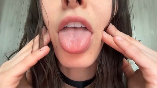 Full leaked Eimigirl emyii page private onlyfans photo