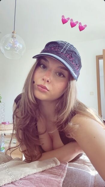 Full leaked Einfachlia private photo