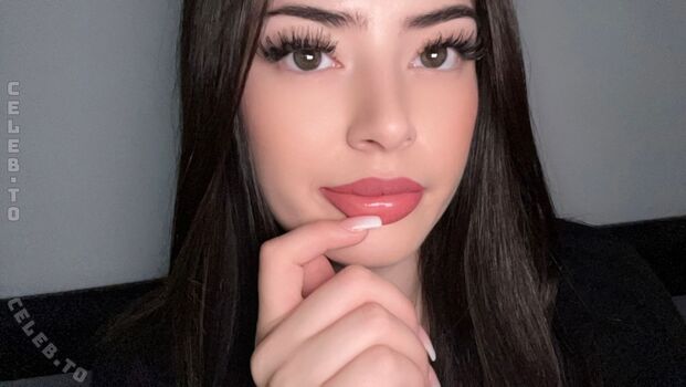 Full leaked Elaraliebtdich private photo