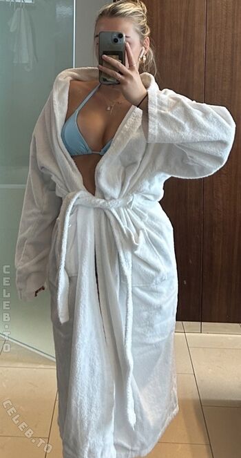 Full leaked Elaralucia private photo