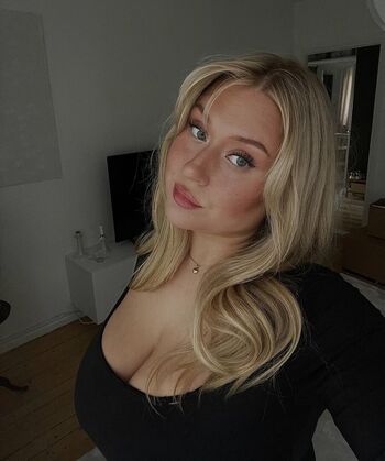 Full leaked Elin w private photo