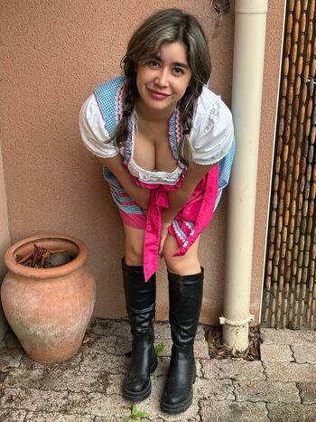Full leaked Elisetran page private photo