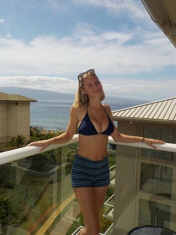 Full leaked Elizabeth dalechek private photo