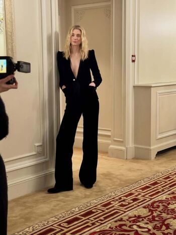 Full leaked Elizabeth debicki private photo