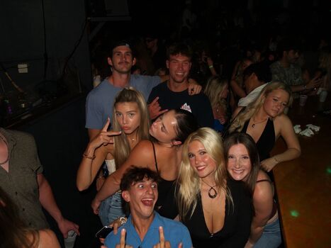 Full leaked Elizabeth graham private photo