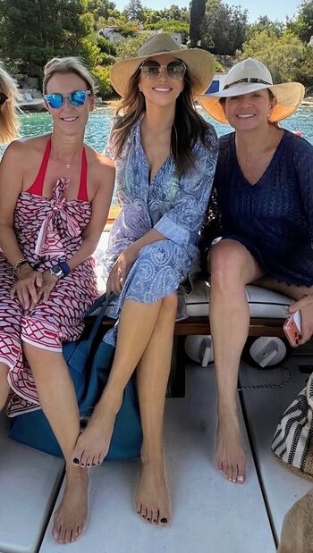 Full leaked Elizabeth hurley page private photo
