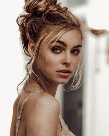 Full leaked Elizabeth turner private photo