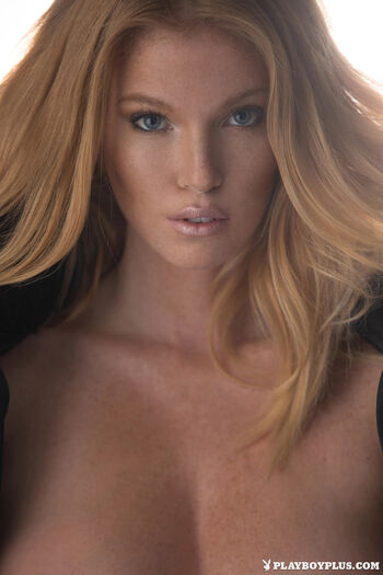 Full leaked Elizabethostrander private photo