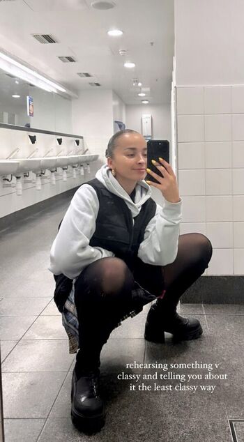 Full leaked Ella eyre private photo