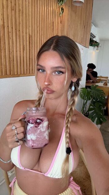 Full leaked Ella netzer page private photo