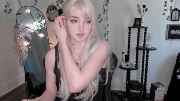 Full leaked Ella shitqost private photo