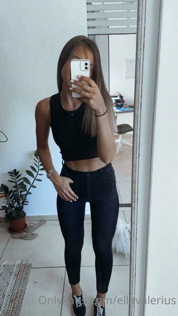 Full leaked Ellavalerius private photo