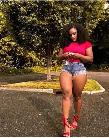 Elle_themuse