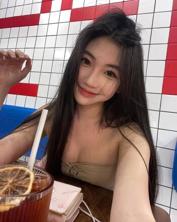 Full leaked Ellen tan page private photo