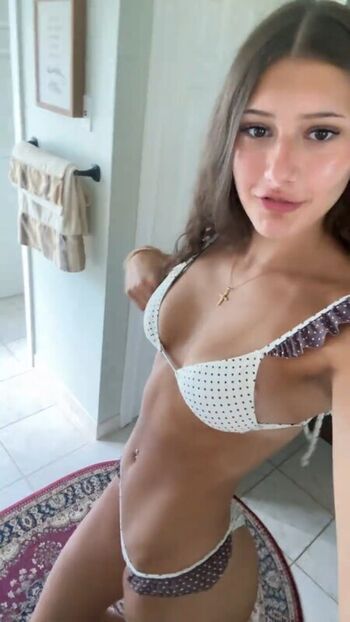 Ellesbellss77