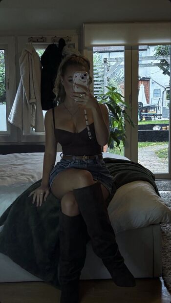 Full leaked Ellie dadd private photo