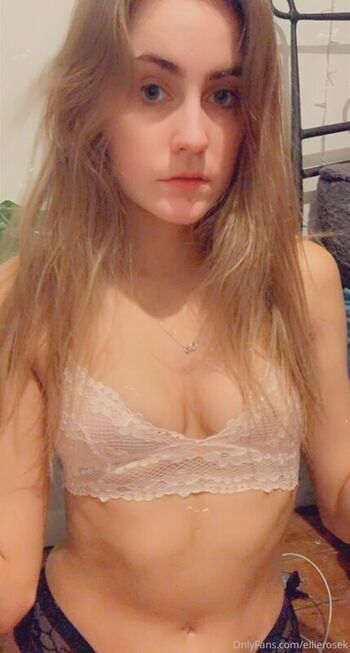 Full leaked Ellierosek  page private photo